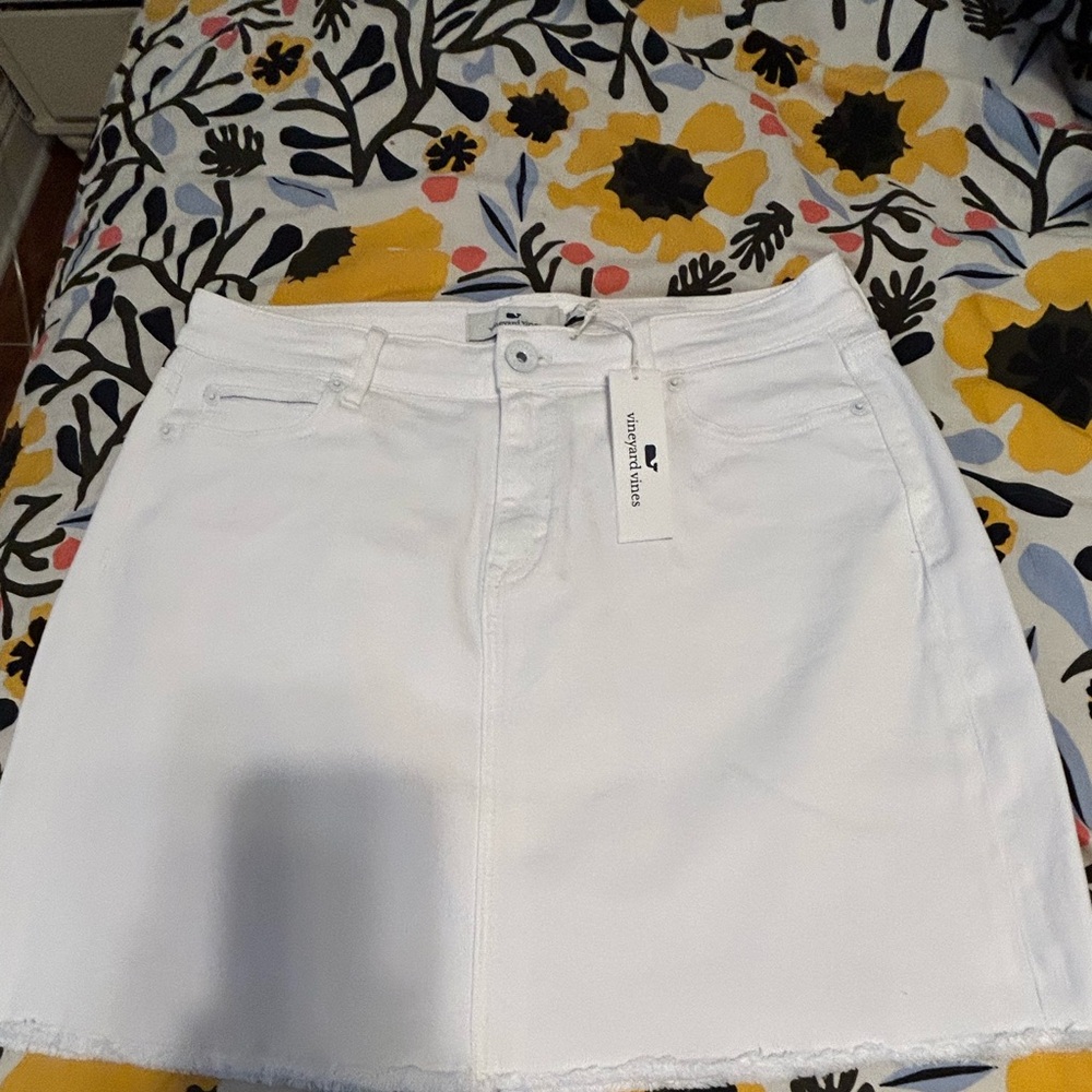 Vineyard Vines Jean skirt size 12. New w/tags